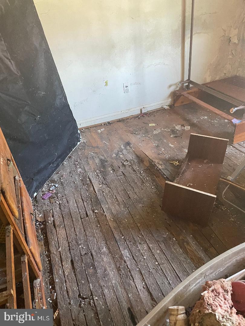 CAMERON VILLAGE - Residential