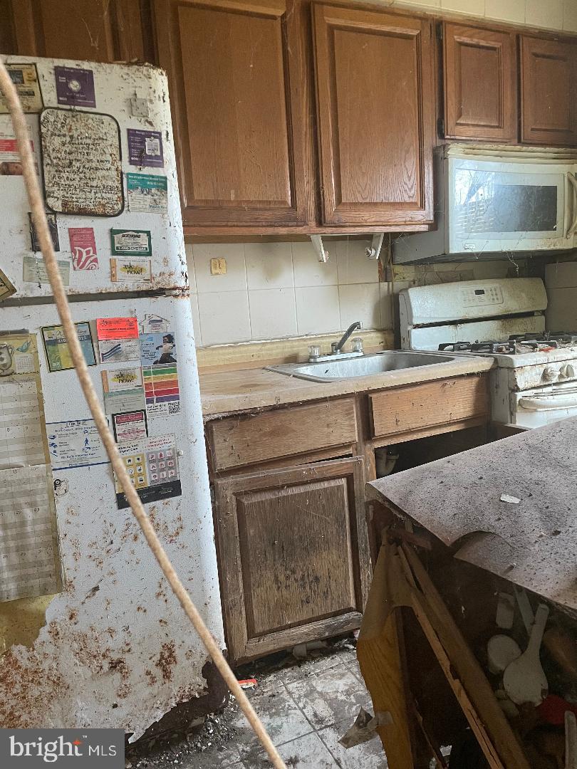 CAMERON VILLAGE - Residential