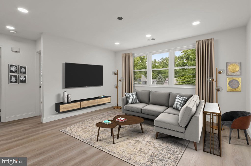 Photo of 402 Elm Avenue, TAKOMA PARK, MD 20912 (MLS # MDMC2198736)