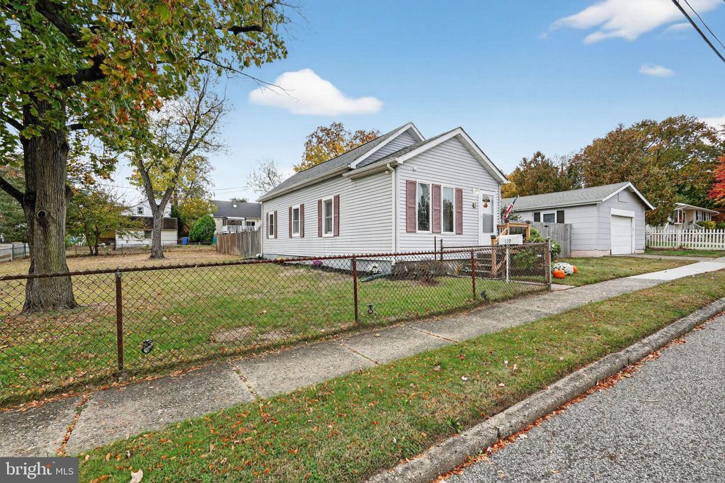 Photo of 320 New Jersey Avenue, NATIONAL PARK, NJ 08063 (MLS # NJGL2065802)