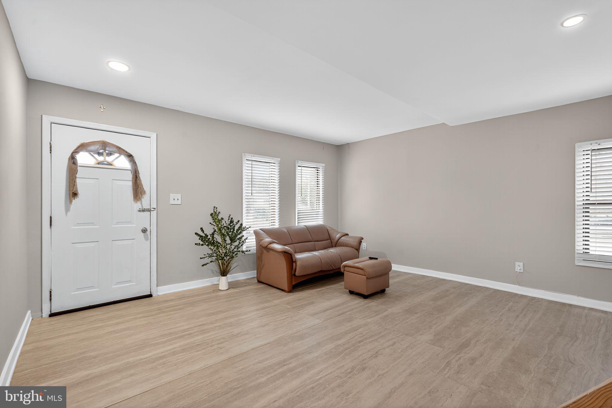 320 NEW JERSEY AVENUE