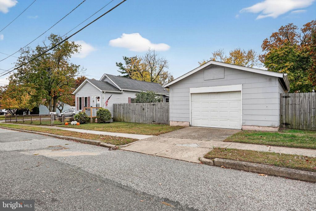 Photo of 320 New Jersey Avenue, NATIONAL PARK, NJ 08063 (MLS # NJGL2065802)