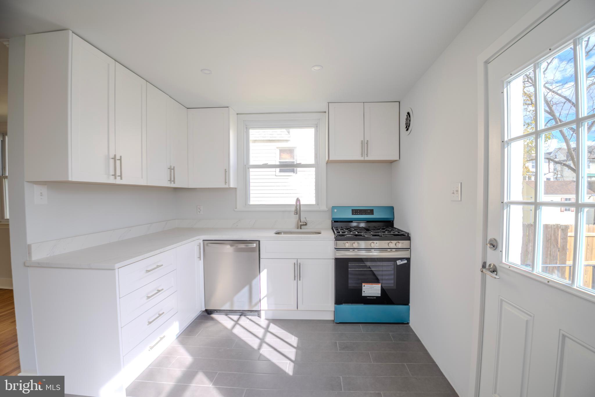 HAVERTOWN - Residential