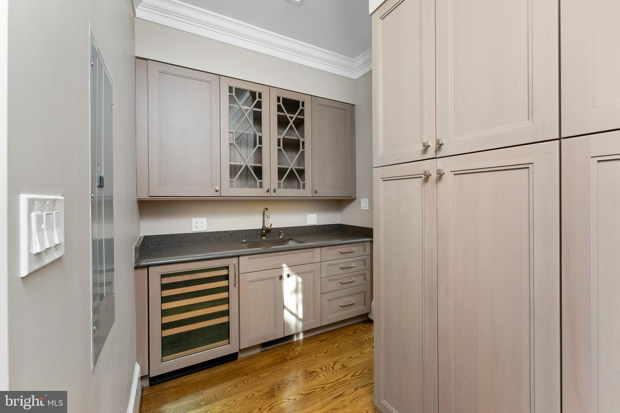 OLD TOWN ALEXANDRIA - Residential