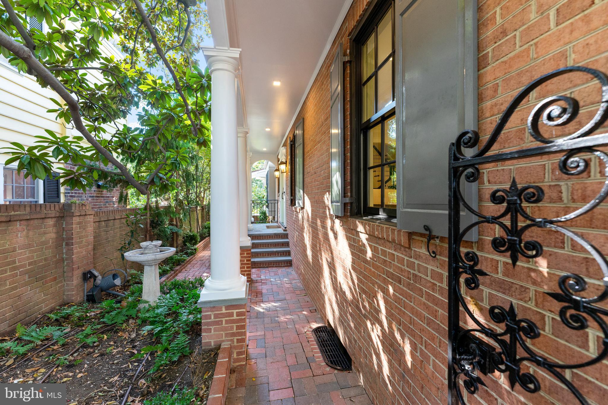 OLD TOWN ALEXANDRIA - Residential