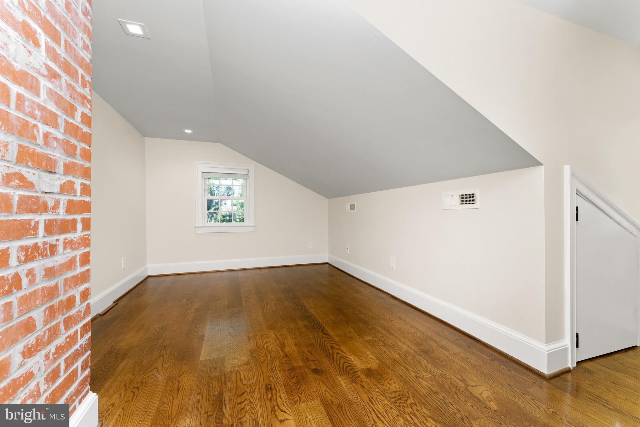 OLD TOWN ALEXANDRIA - Residential