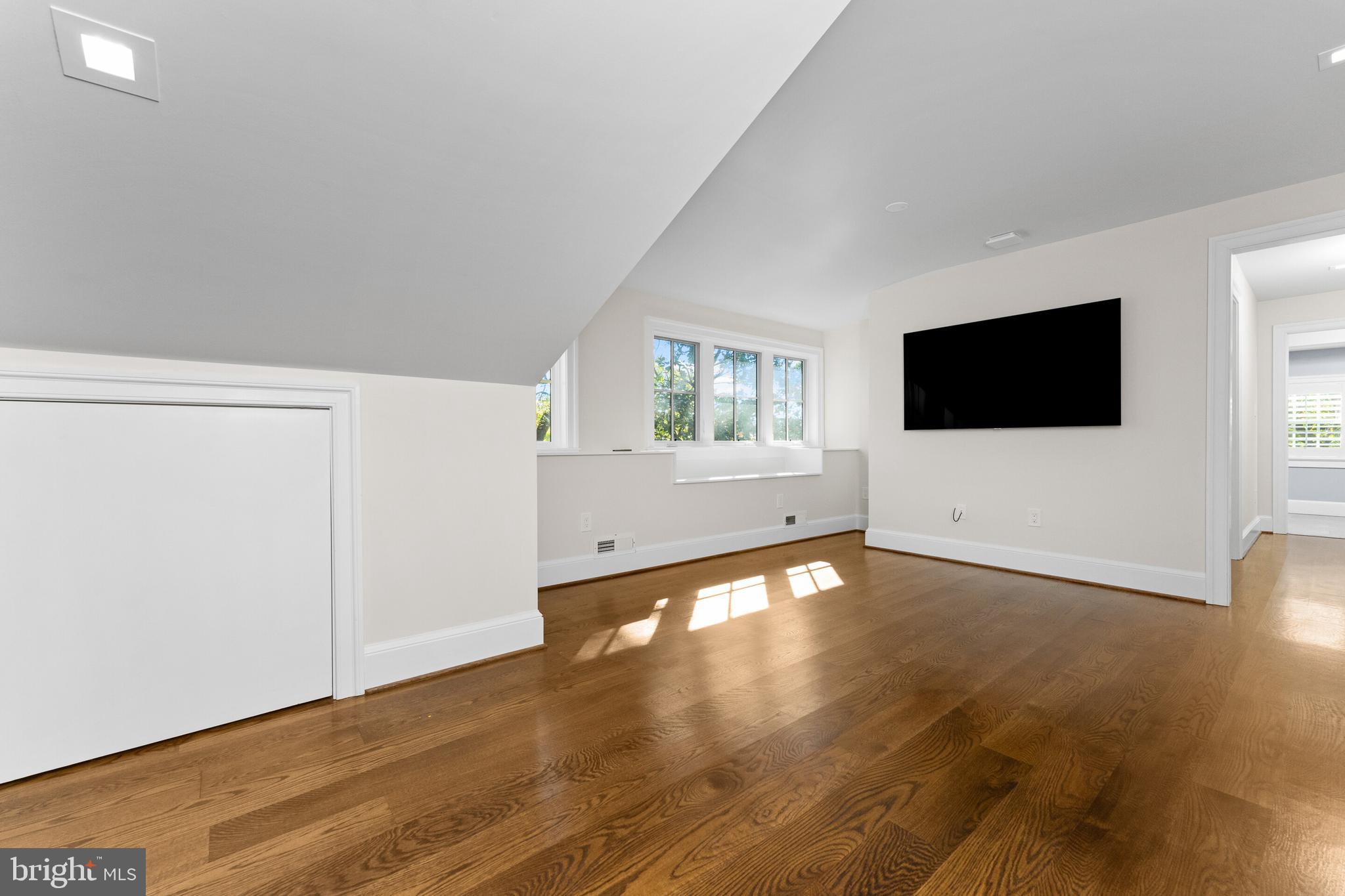 OLD TOWN ALEXANDRIA - Residential