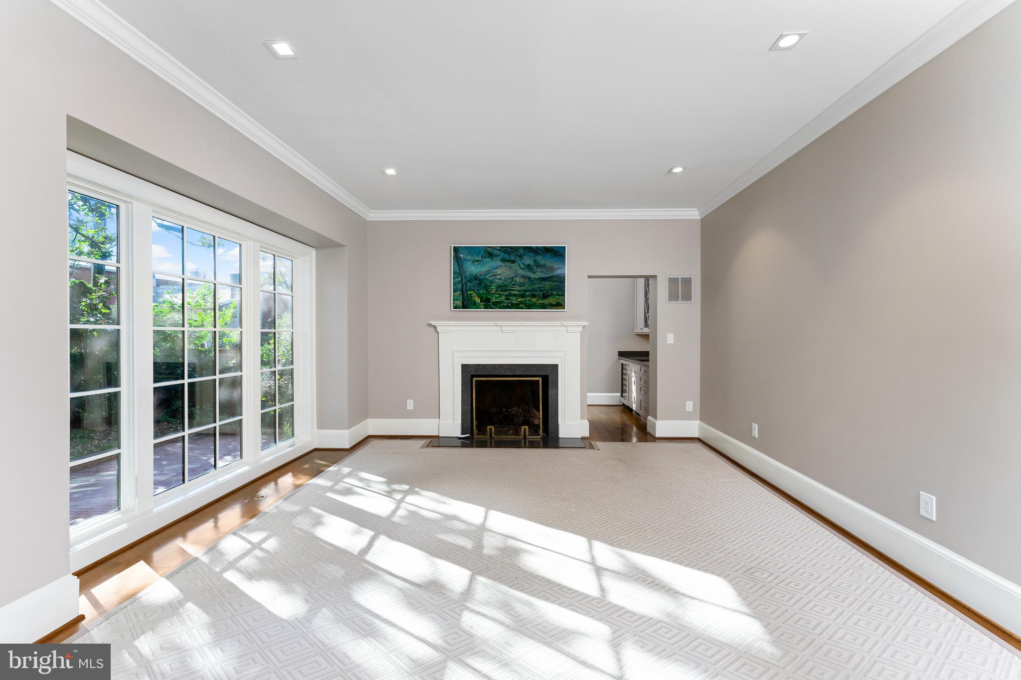 OLD TOWN ALEXANDRIA - Residential