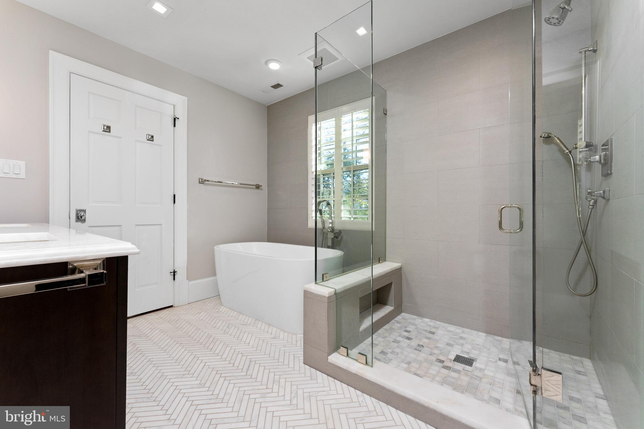 OLD TOWN ALEXANDRIA - Residential