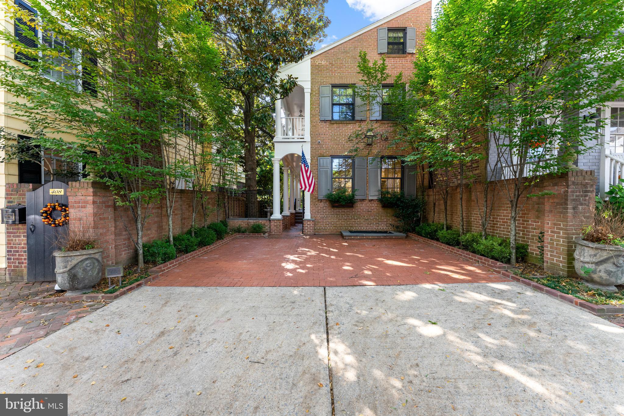 OLD TOWN ALEXANDRIA - Residential