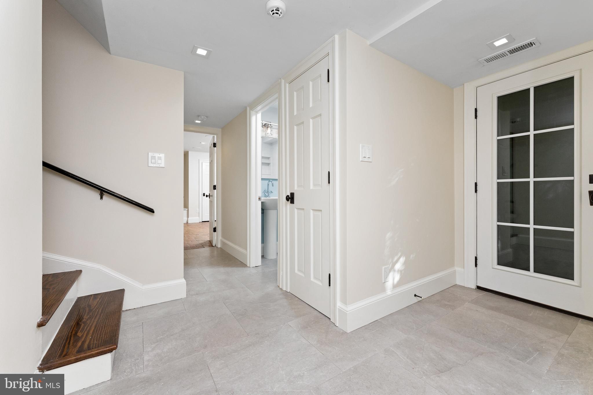 OLD TOWN ALEXANDRIA - Residential