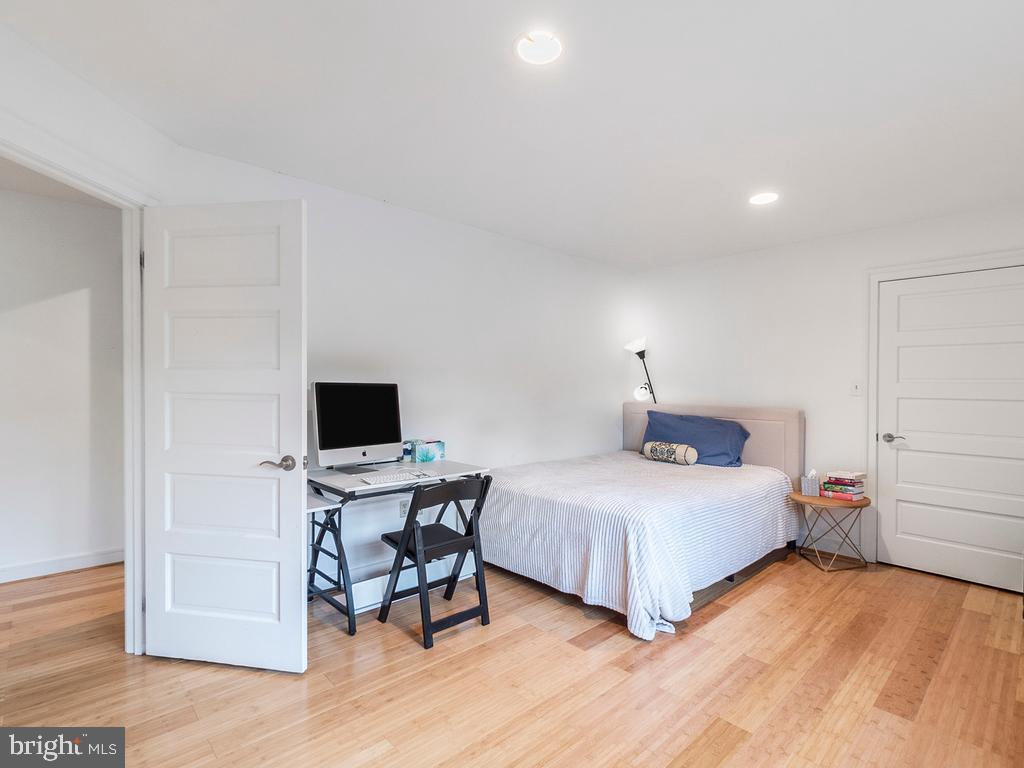 POTOMAC OVERLOOK - Residential