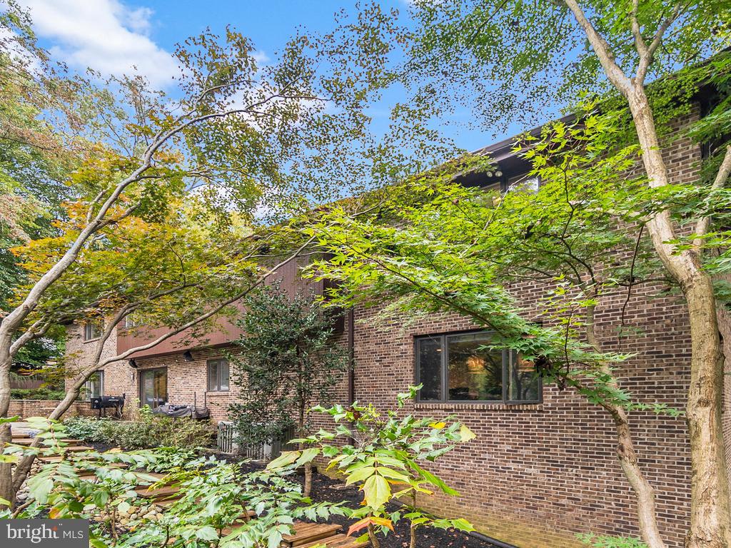 POTOMAC OVERLOOK - Residential