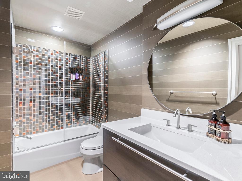 POTOMAC OVERLOOK - Residential