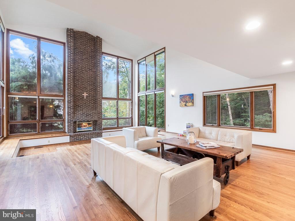 POTOMAC OVERLOOK - Residential