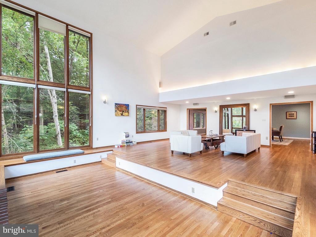 POTOMAC OVERLOOK - Residential