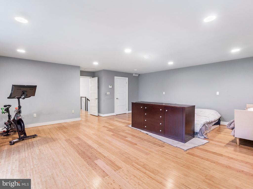 POTOMAC OVERLOOK - Residential