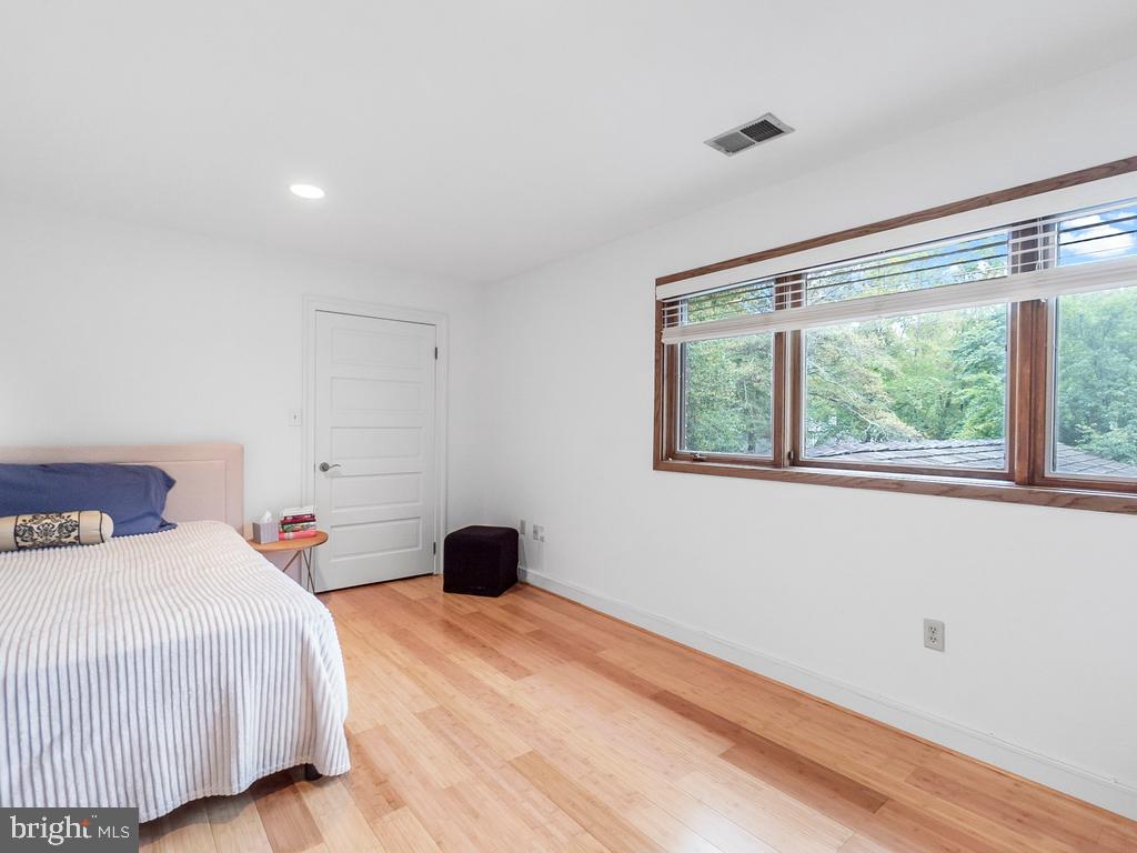 POTOMAC OVERLOOK - Residential