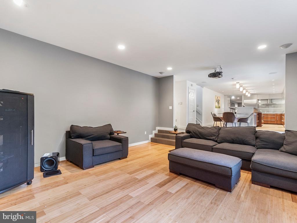 POTOMAC OVERLOOK - Residential