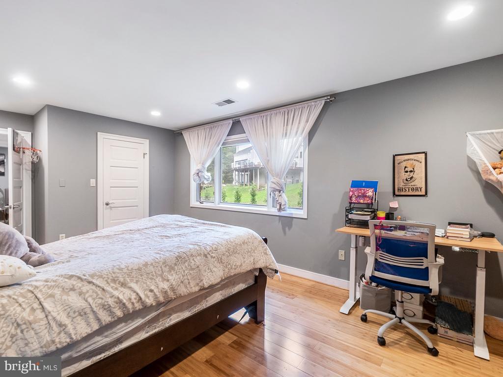 POTOMAC OVERLOOK - Residential