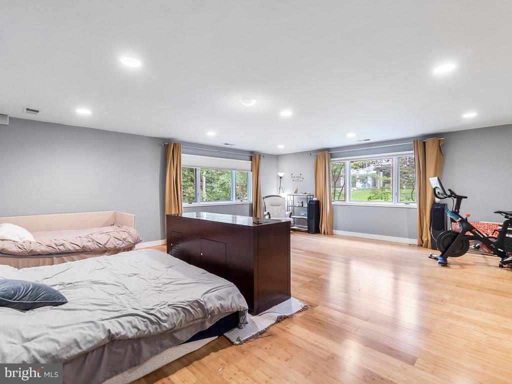 POTOMAC OVERLOOK - Residential