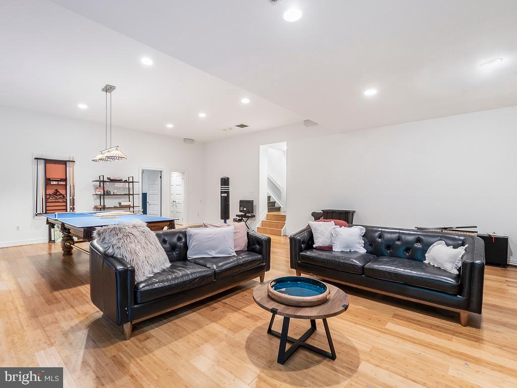 POTOMAC OVERLOOK - Residential