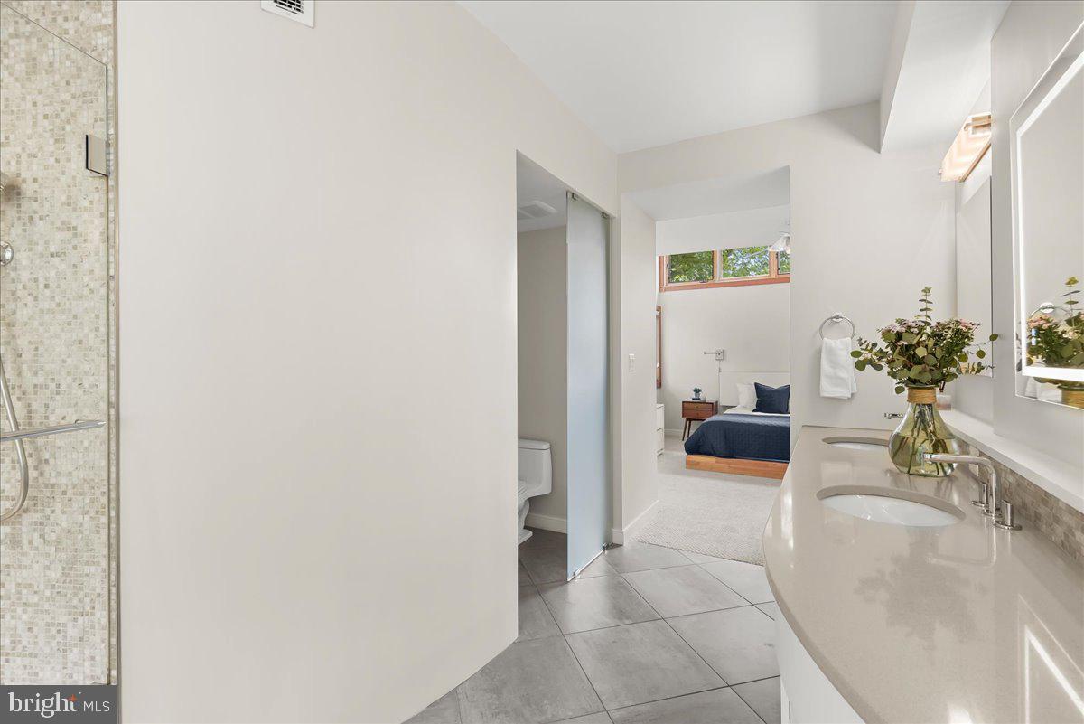 LEE HEIGHTS - Residential