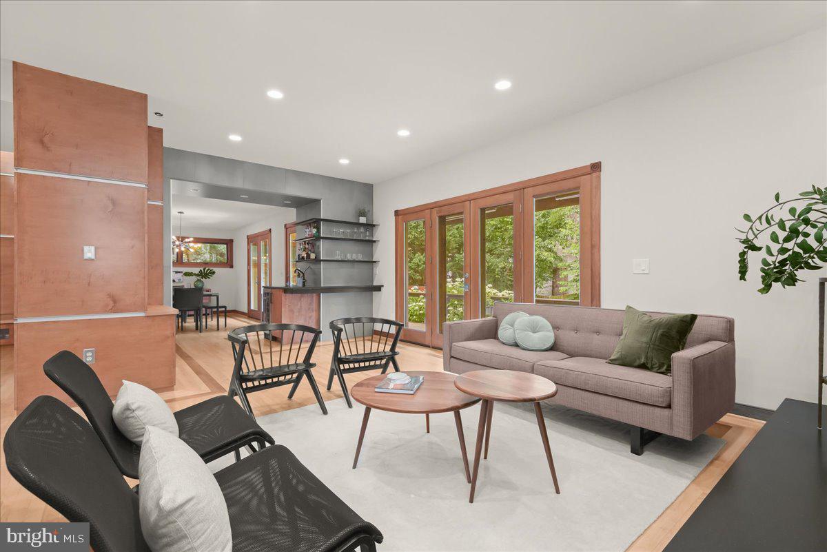 LEE HEIGHTS - Residential