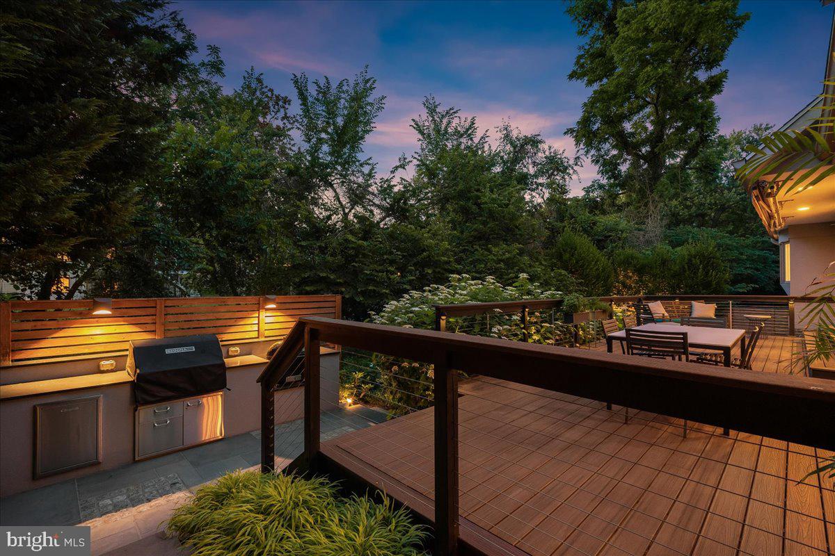 LEE HEIGHTS - Residential