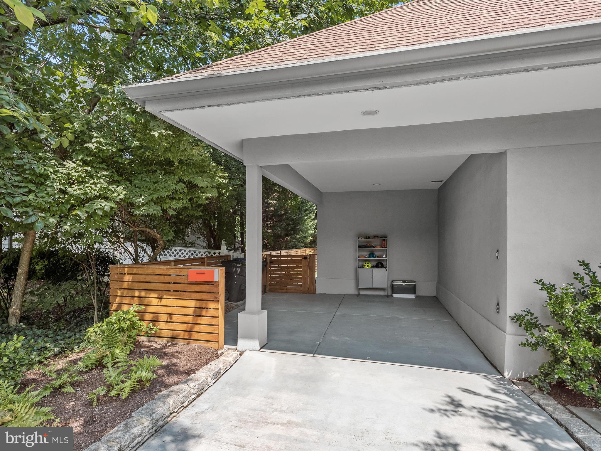 LEE HEIGHTS - Residential