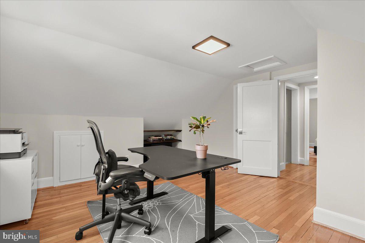 LEE HEIGHTS - Residential