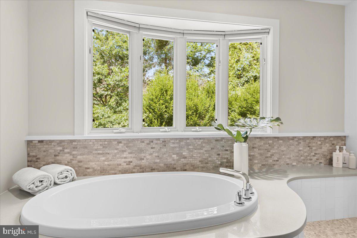 LEE HEIGHTS - Residential