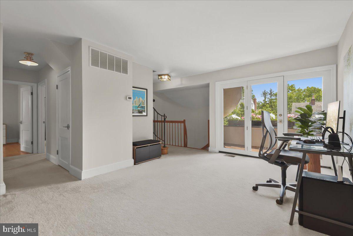 LEE HEIGHTS - Residential