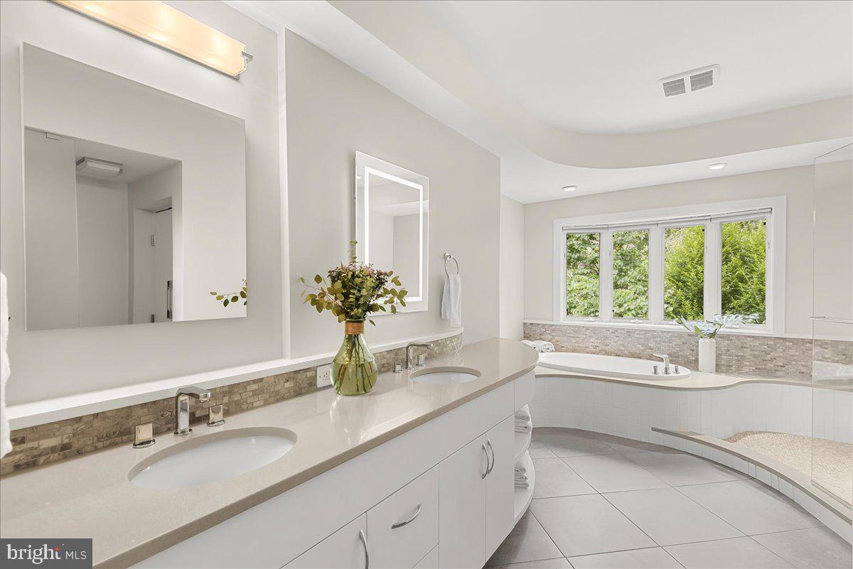 LEE HEIGHTS - Residential