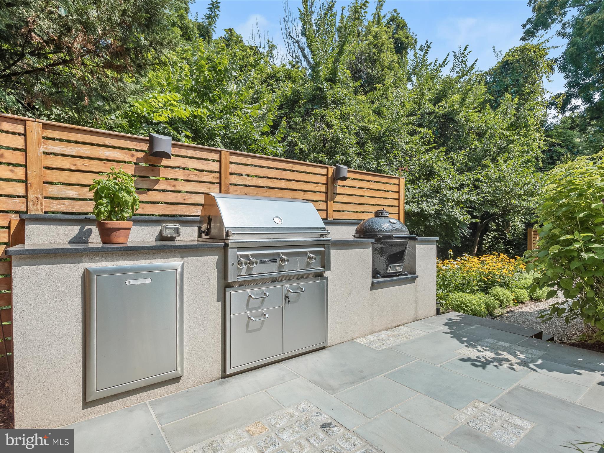 LEE HEIGHTS - Residential