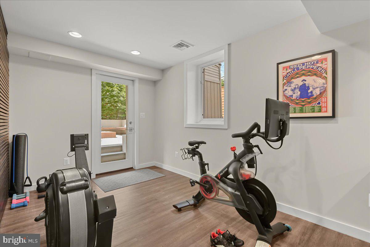 LEE HEIGHTS - Residential