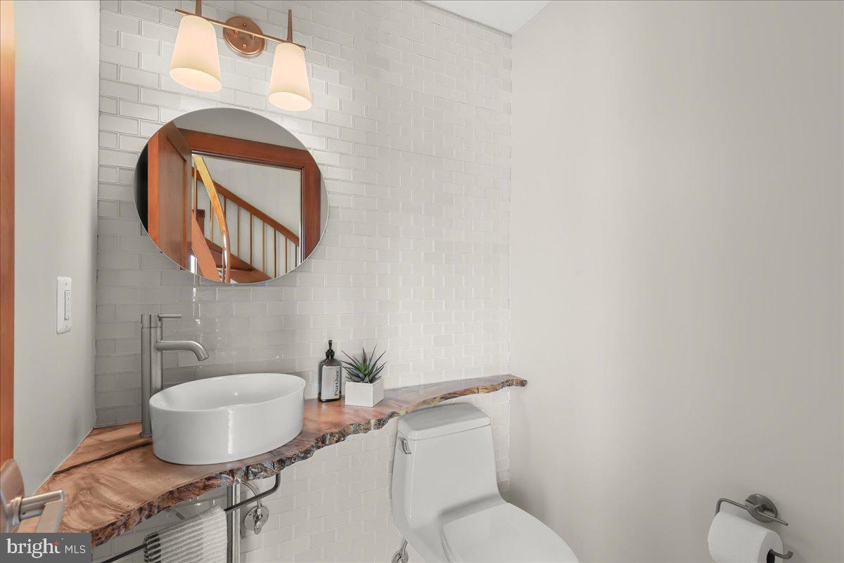 LEE HEIGHTS - Residential