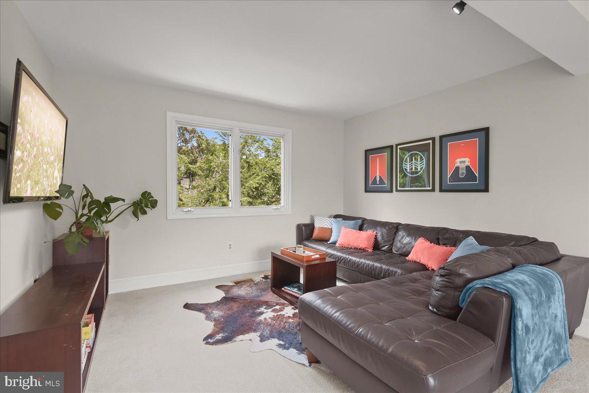 LEE HEIGHTS - Residential