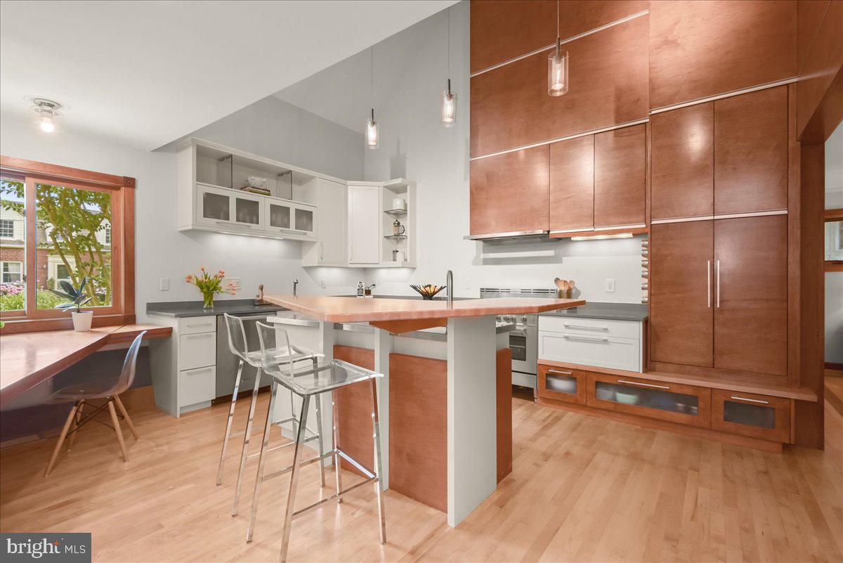 LEE HEIGHTS - Residential