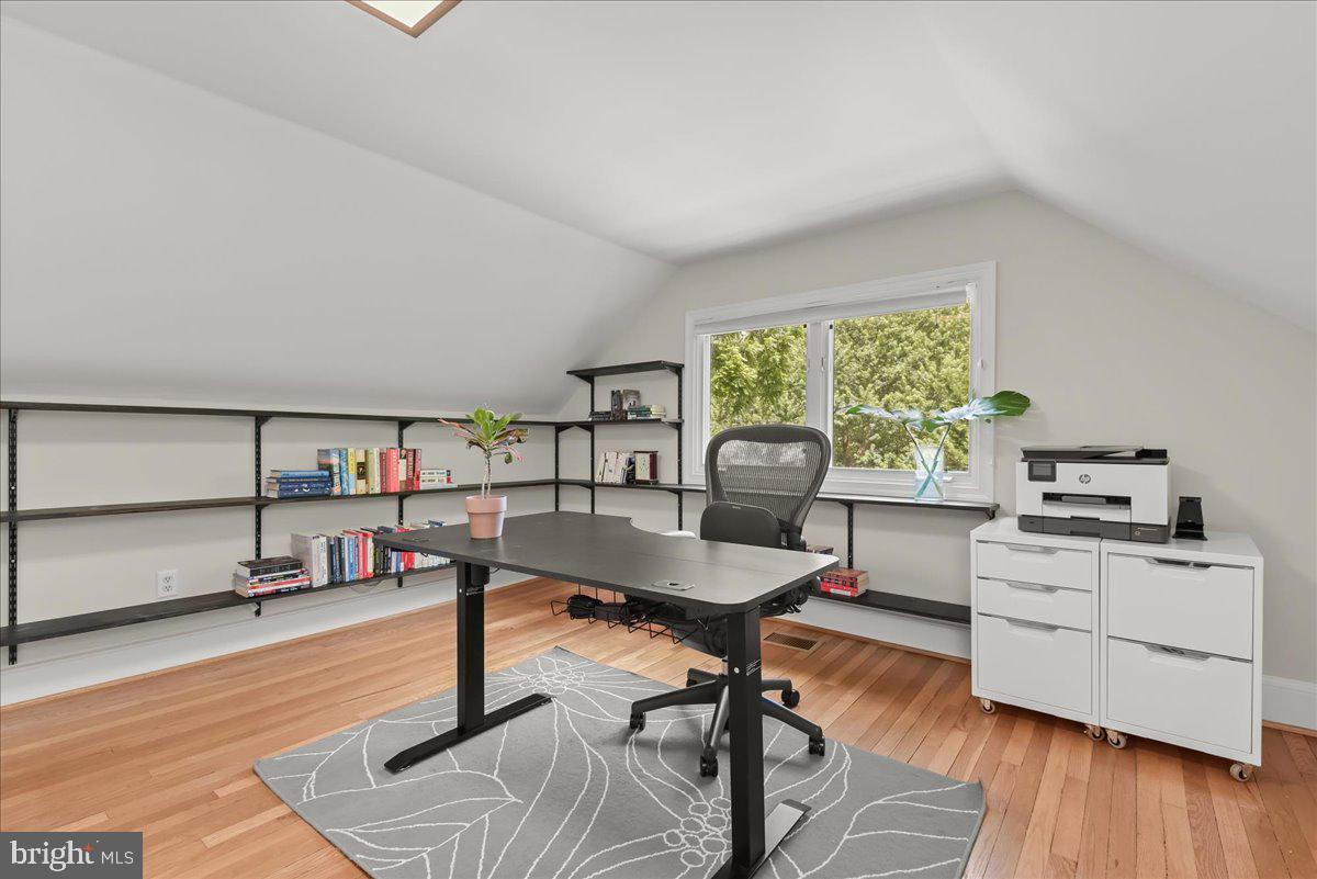 LEE HEIGHTS - Residential