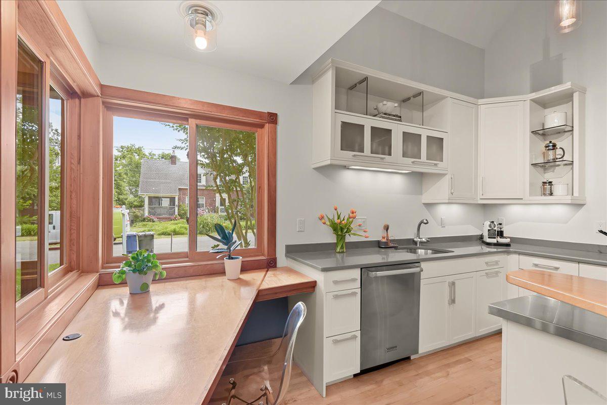 LEE HEIGHTS - Residential