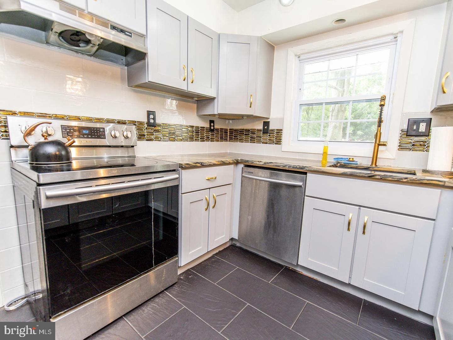 SOMERSET AT BELAIR - Residential