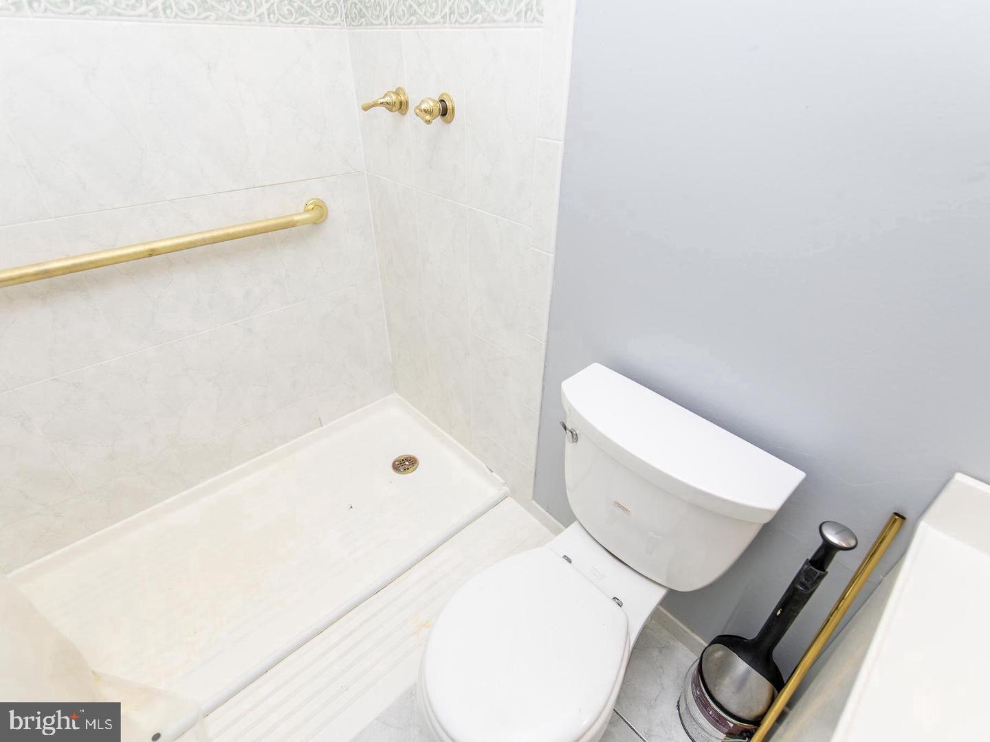 SOMERSET AT BELAIR - Residential