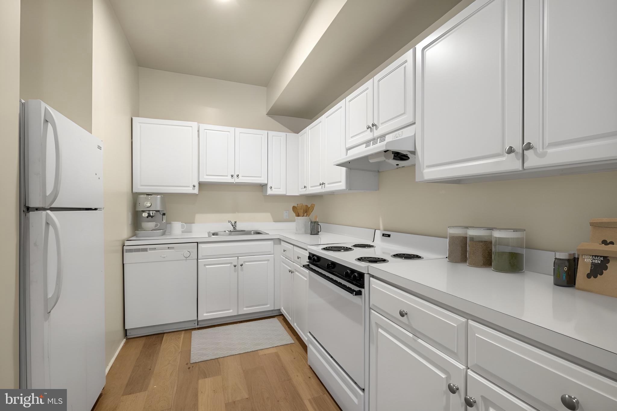 CENTER CITY - Residential Lease