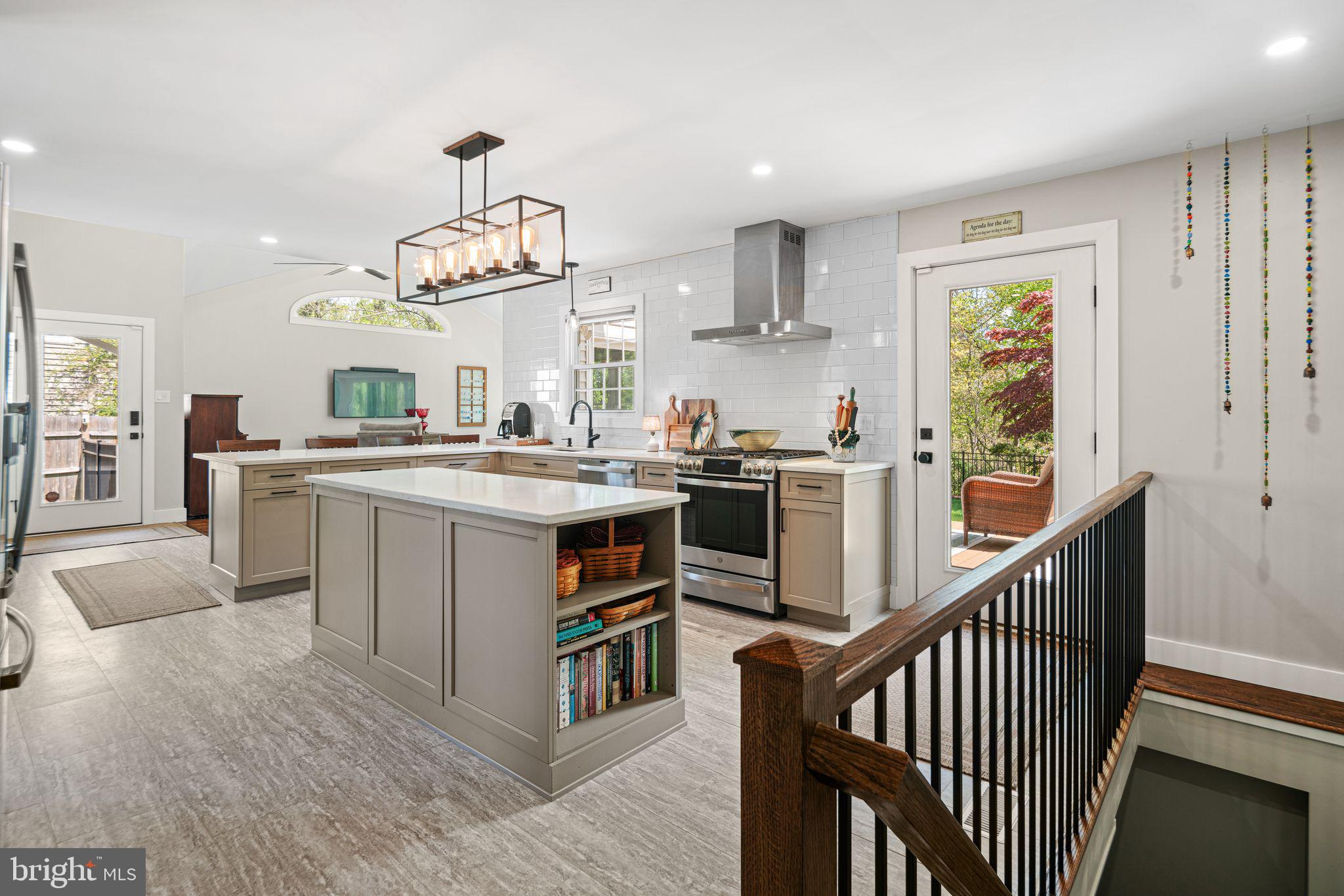 811 EDGE PARK DRIVE