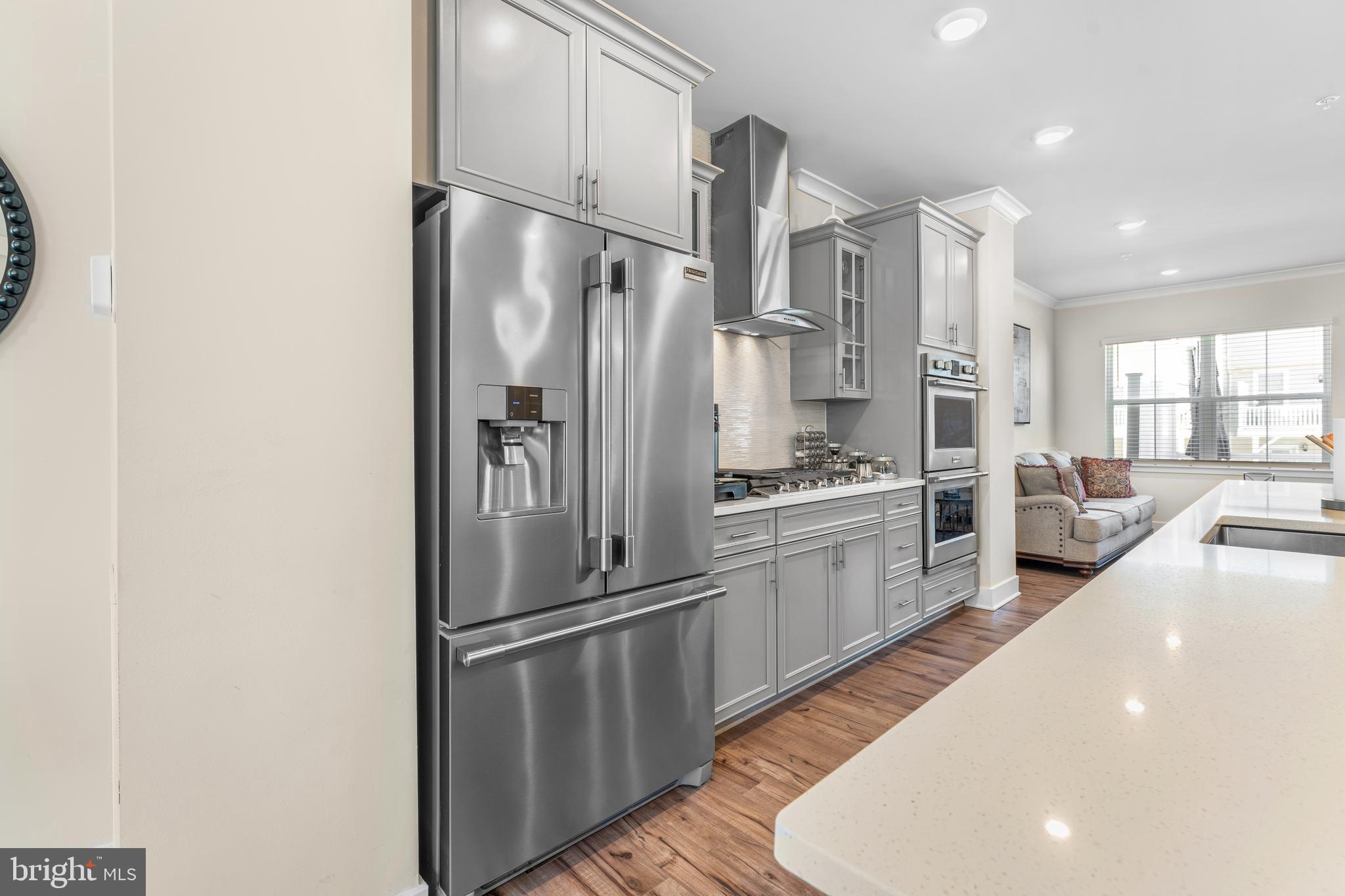 WHITE PLAINS - Residential