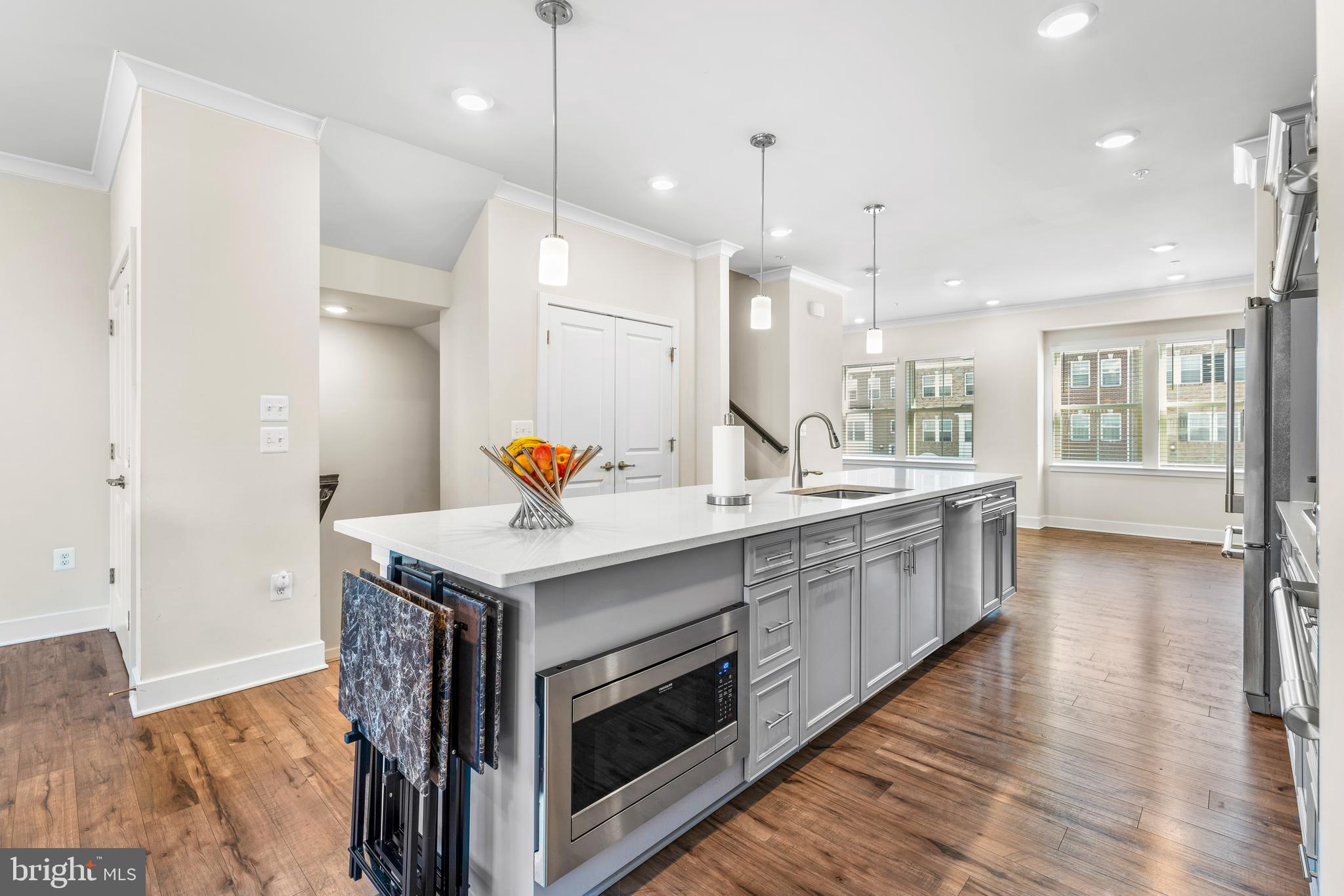 WHITE PLAINS - Residential