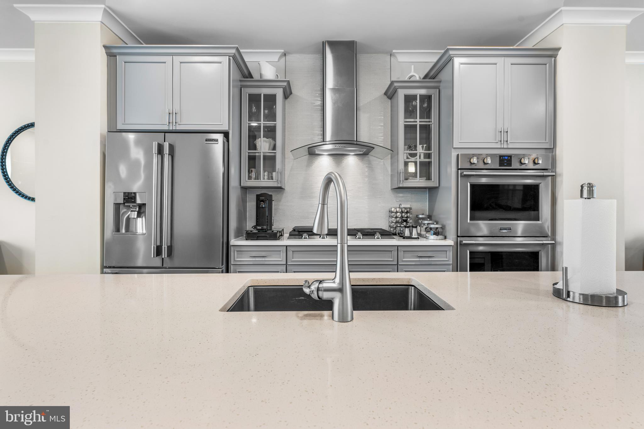 WHITE PLAINS - Residential