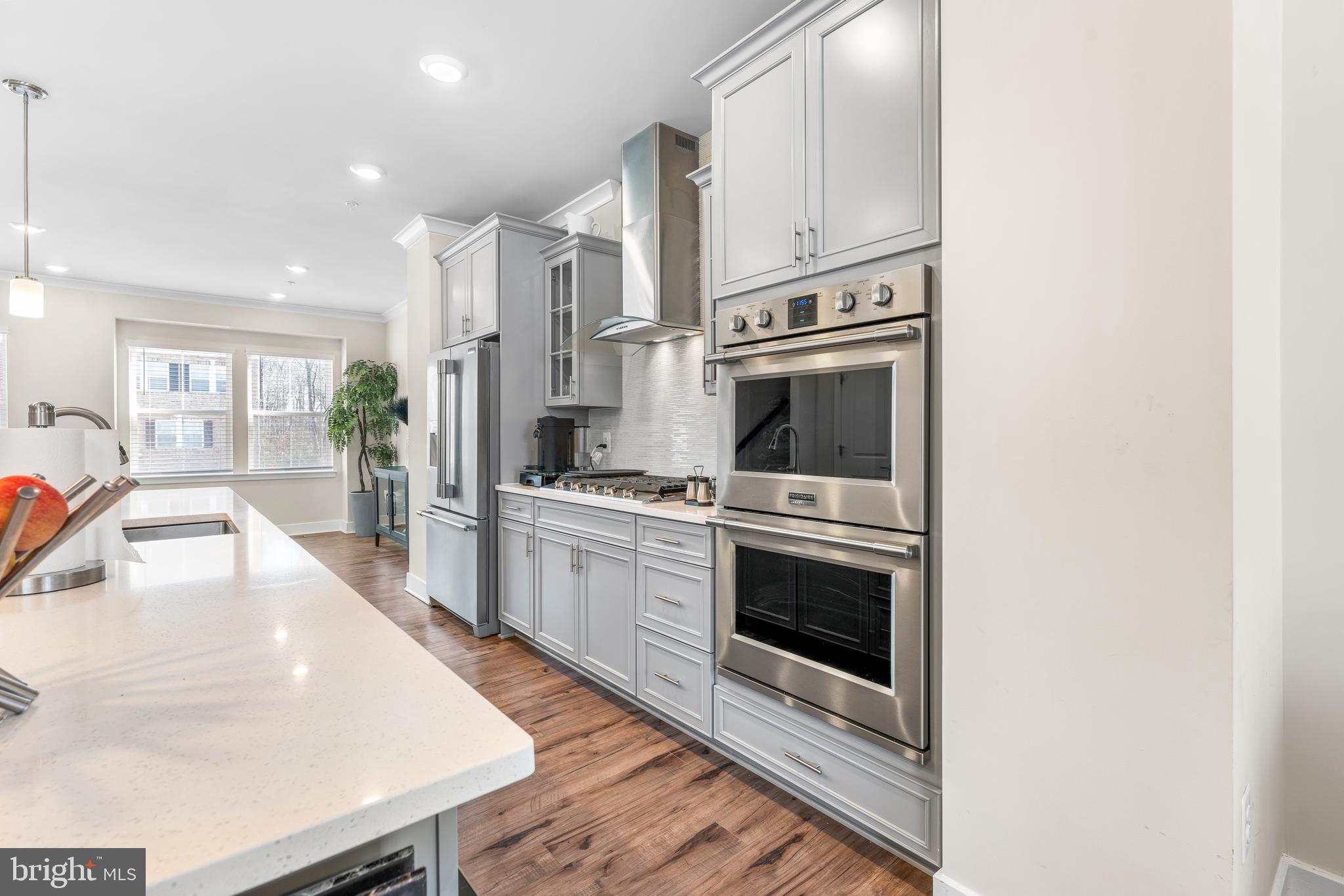 WHITE PLAINS - Residential