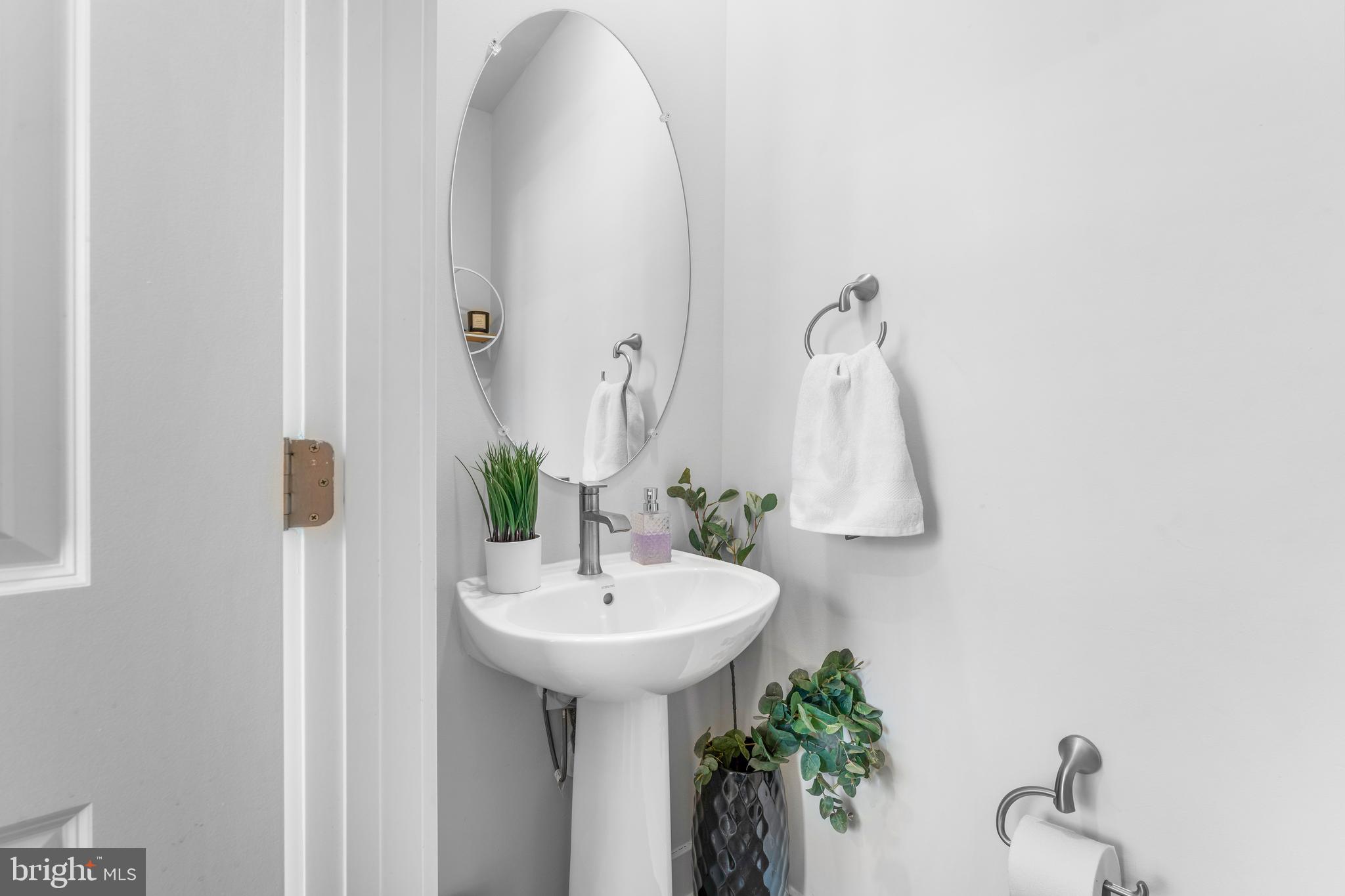 WHITE PLAINS - Residential